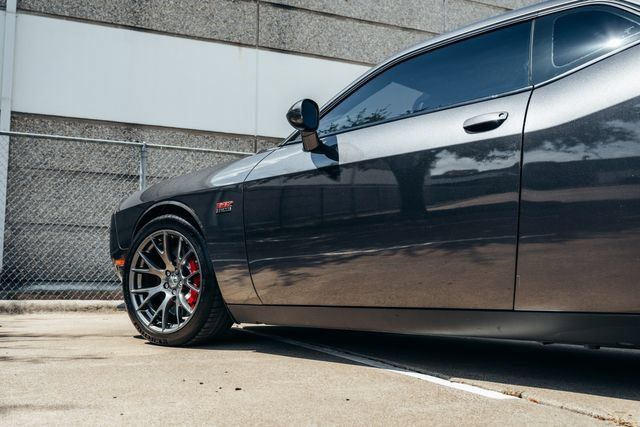 Used 2015 Dodge Challenger SRT w/ Technology Group RWD image 34