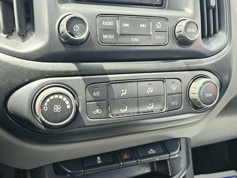 Used 2017 Chevrolet Colorado W/T RWD image 16