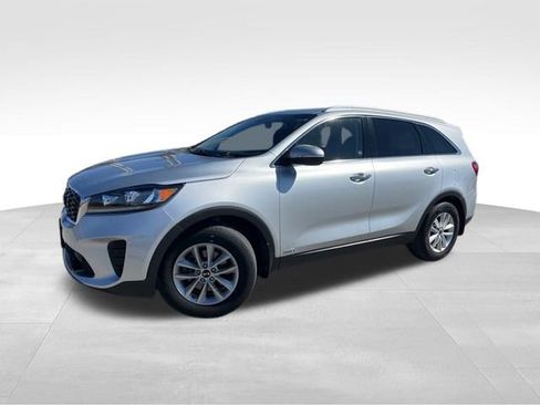 Used 2020 Kia Sorento LX w/ LX I4 Convenience Package image 3
