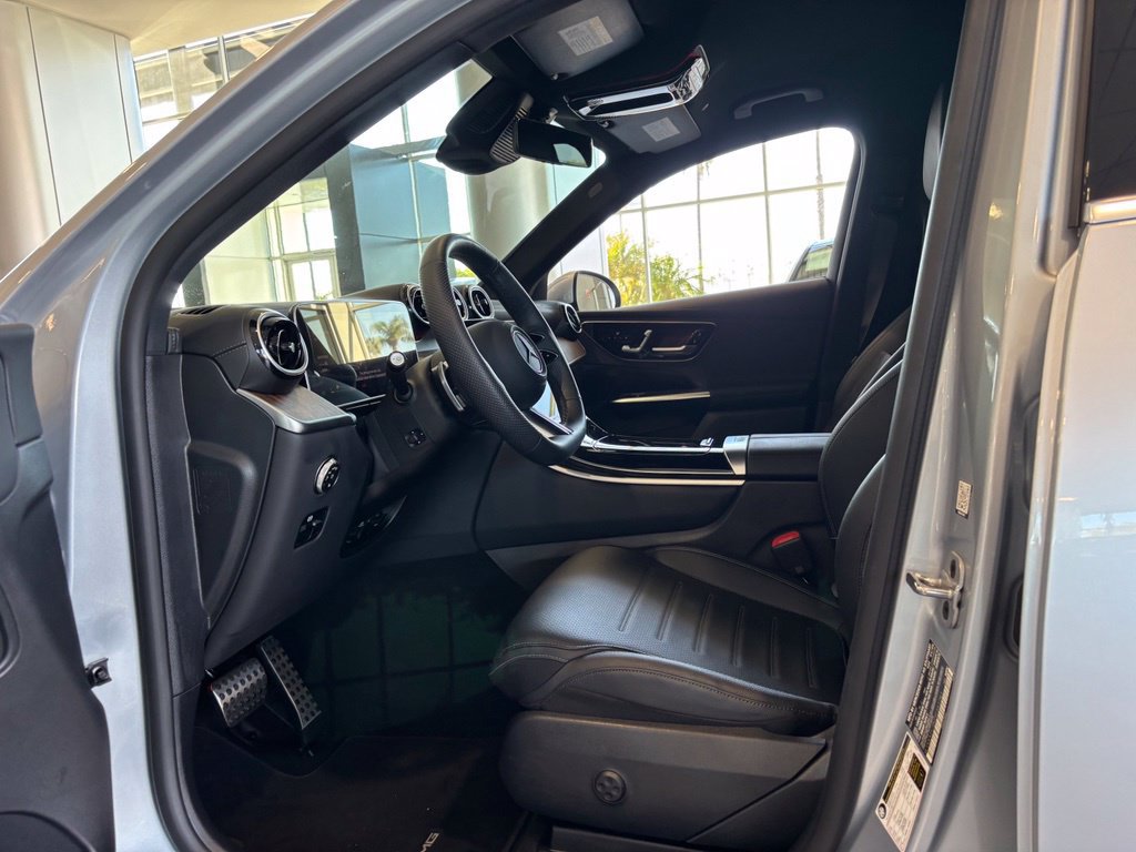 Used 2025 Mercedes-Benz GLC 350e 4MATIC image 14