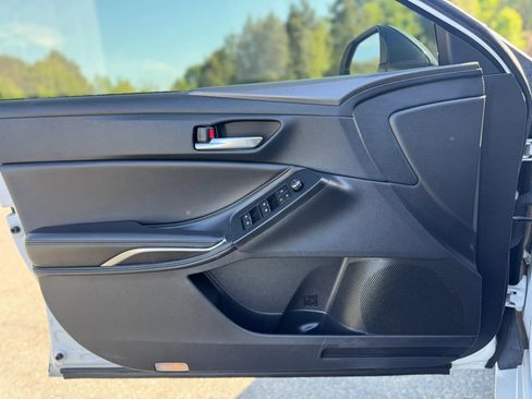 Used 2021 Toyota Avalon XSE image 16