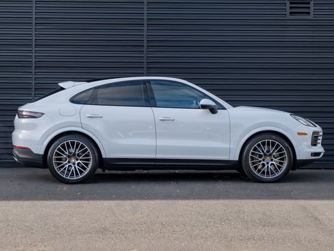 Certified 2023 Porsche Cayenne Coupe image 9
