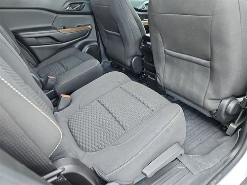 Used 2017 GMC Acadia SLE w/ Driver Alert Package I image 11