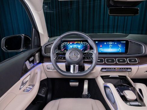Certified 2024 Mercedes-Benz GLS 450 4MATIC image 19
