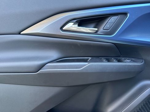 New 2026 Chevrolet Equinox EV LT image 11