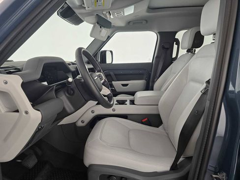 Used 2025 Land Rover Defender 110 X-Dynamic SE image 21