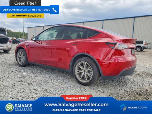 Used 2024 Tesla Model Y Long Range AWD/4WD image 3