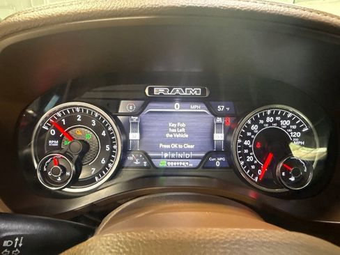 Used 2019 RAM 1500 Laramie AWD/4WD image 14