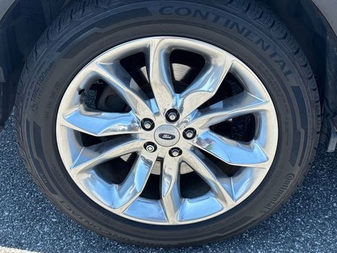 Used 2014 Ford Explorer XLT w/ Equipment Group 202A FWD image 16