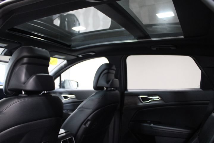 Used 2023 Kia Sportage X-Line w/ X-Line Premium Package AWD/4WD image 3