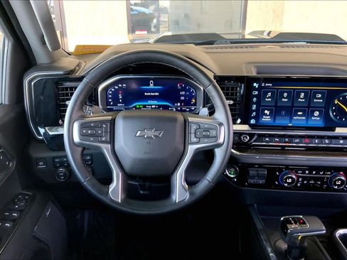 Used 2024 Chevrolet Silverado 1500 LT Trail Boss w/ LT Trail Boss Premium Package image 6