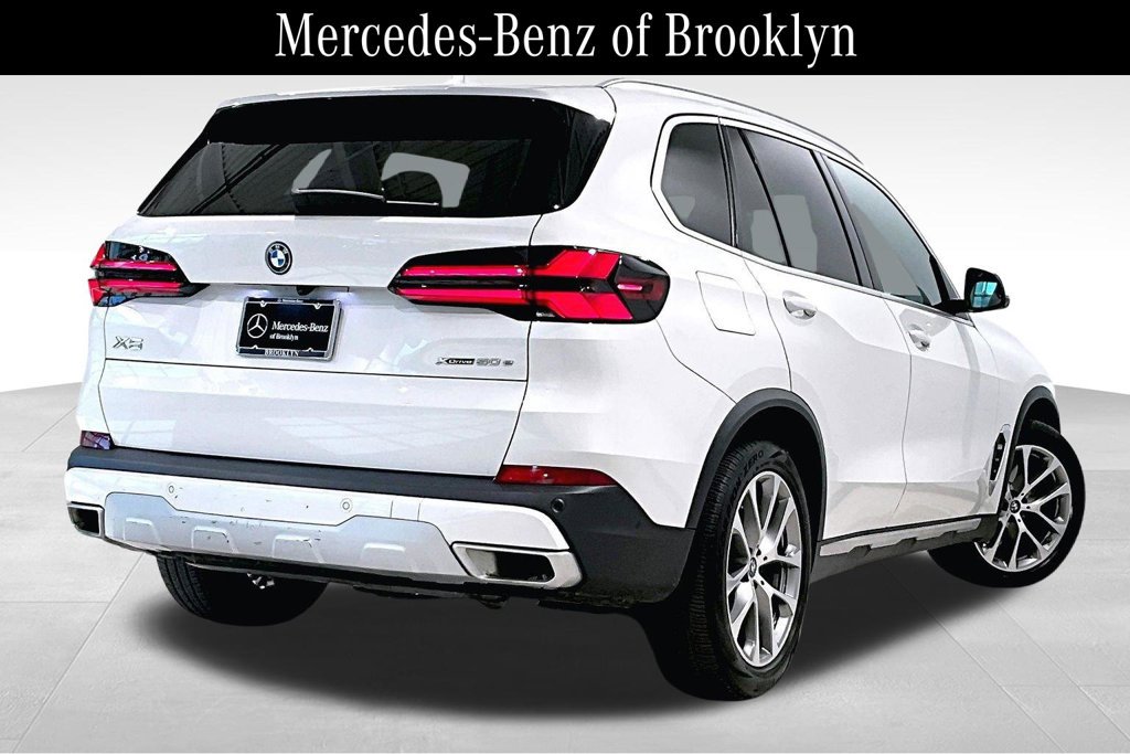 Used 2024 BMW X5 xDrive50e w/ Premium Package AWD/4WD image 12