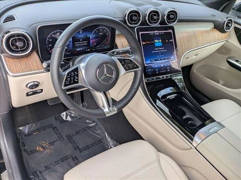Used 2024 Mercedes-Benz GLC 300 4MATIC image 10