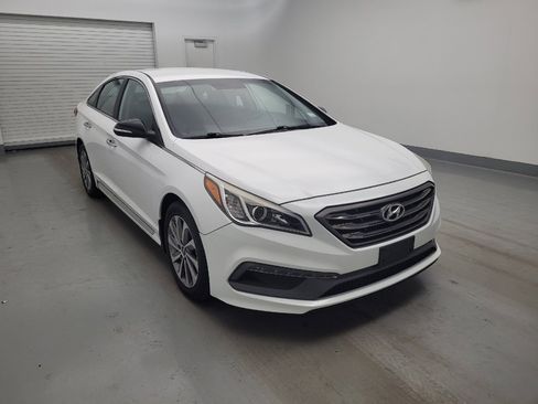 Used 2016 Hyundai Sonata Sport w/ Option Group 02 FWD image 13
