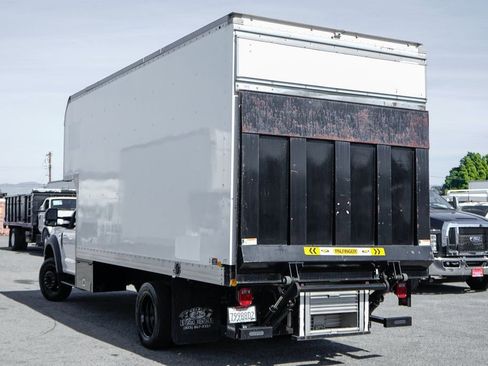 Used 2017 Ford F550 2WD Regular Cab Super Duty image 6