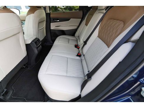 Used 2025 Nissan Murano Platinum w/ Cargo Package image 12