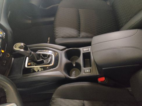 Used 2019 Nissan Rogue SV FWD image 26