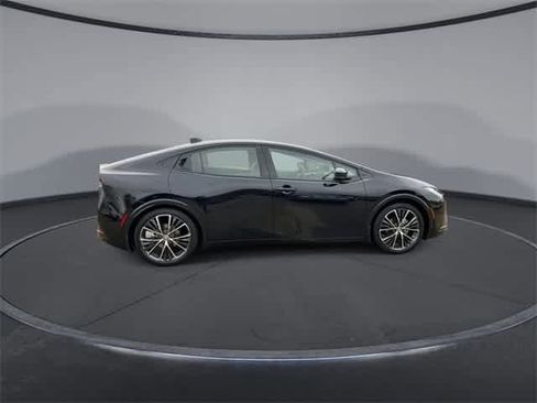 Used 2025 Toyota Prius XLE image 9