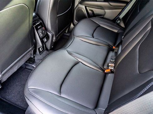 Used 2026 Jeep Compass Limited image 18