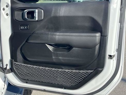 Used 2021 Jeep Wrangler Unlimited Sahara image 25