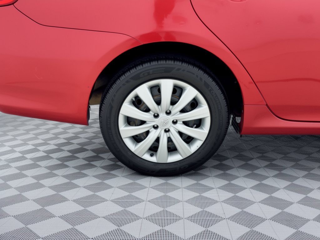 Used 2013 Toyota Corolla LE FWD image 13