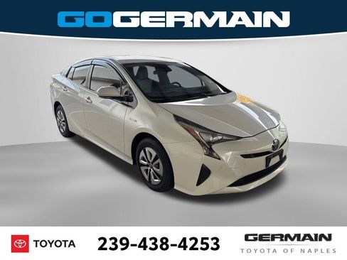 Used 2018 Toyota Prius Three image 9