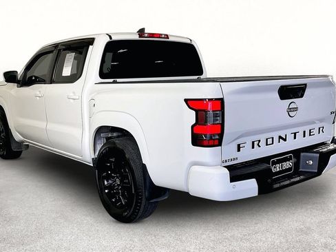 Used 2022 Nissan Frontier SV w/ Technology Package RWD image 15