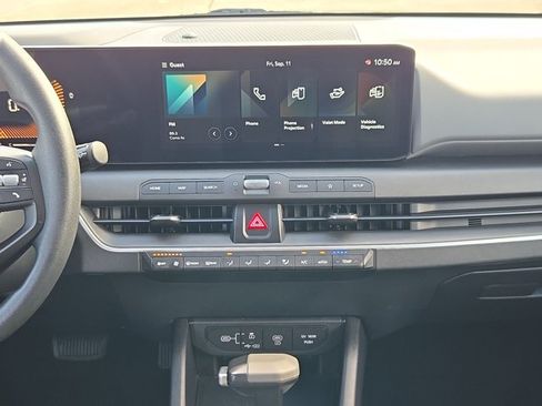 Used 2025 Kia K4 FWD image 14