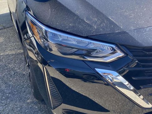 Used 2025 Nissan Sentra SR FWD image 3