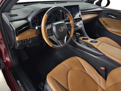 Used 2022 Toyota Avalon Limited w/ Advanced Safety Package FWD image 18