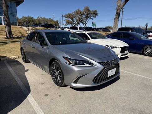 Used 2024 Lexus ES 350 w/ Premium Package image 3