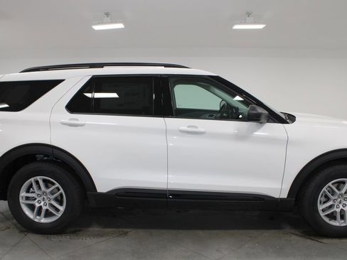 New 2026 Ford Explorer Active image 11