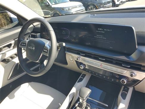 New 2025 Kia Telluride S image 8