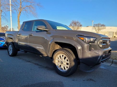 Used 2024 Toyota Tacoma SR5 image 3