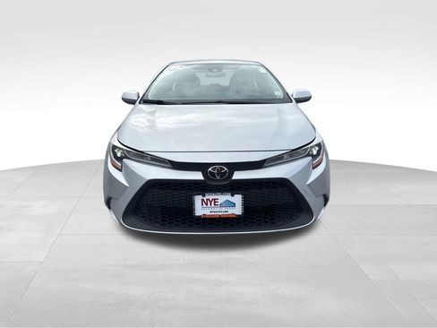 Used 2022 Toyota Corolla LE image 9