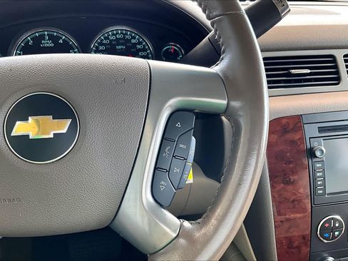Used 2011 Chevrolet Tahoe LTZ AWD/4WD image 17