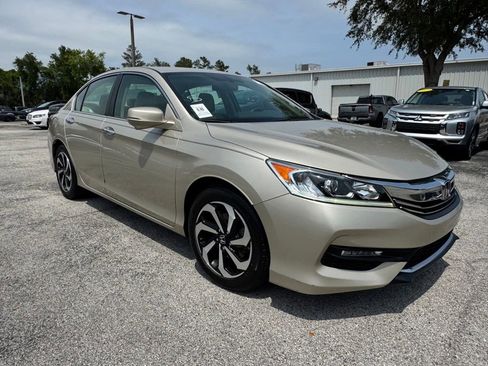 Used 2017 Honda Accord EX-L image 7