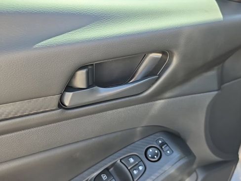 Certified 2025 Nissan Altima 2.5 S FWD image 17