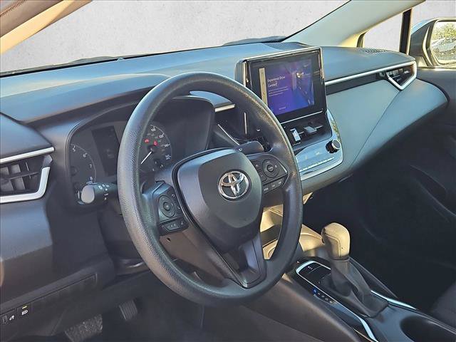 Used 2025 Toyota Corolla LE FWD image 10
