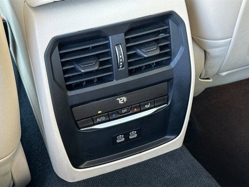 Used 2022 BMW 330i Sedan w/ Convenience Package image 16