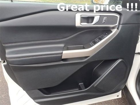 Used 2023 Ford Explorer XLT w/ Equipment Group 202A image 8