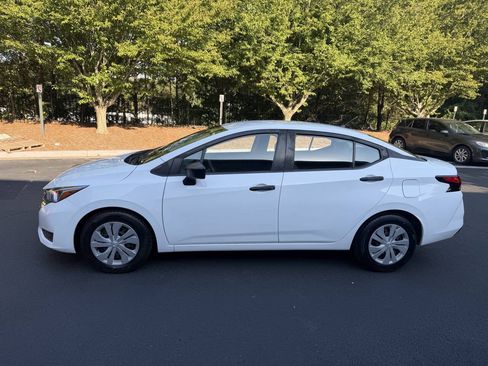 Used 2023 Nissan Versa S FWD image 4