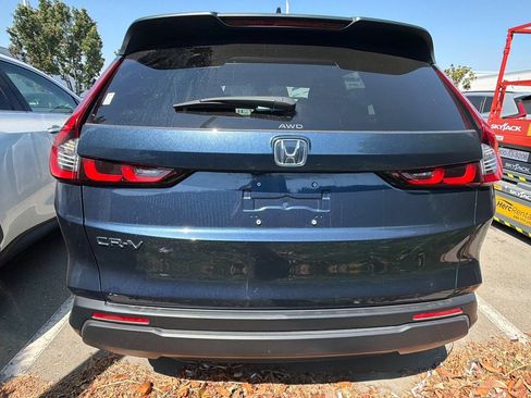 Used 2025 Honda CR-V EX image 6