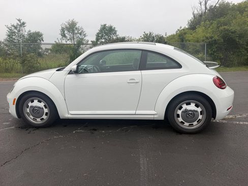 Used 2018 Volkswagen Beetle 2.0T FWD image 8