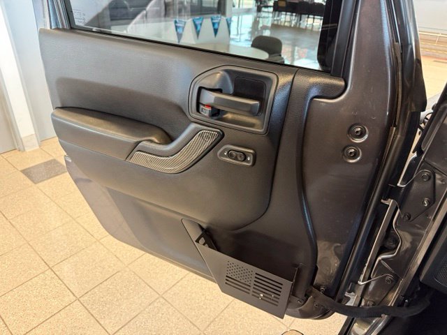 Used 2014 Jeep Wrangler Unlimited Sport w/ Quick Order Package 24S AWD/4WD image 21