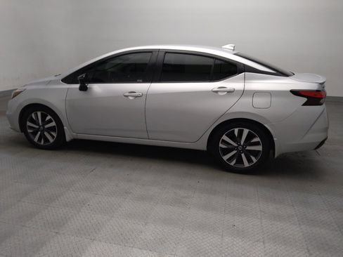 Used 2020 Nissan Versa SR FWD image 3