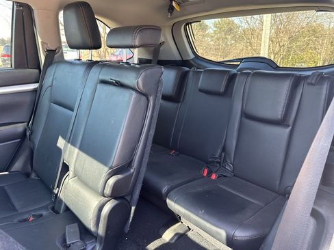 Used 2017 Toyota Highlander XLE AWD/4WD image 27