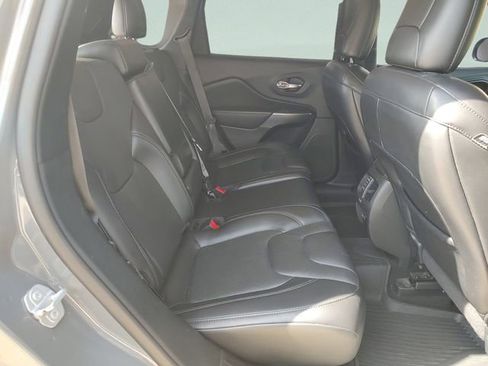 Used 2021 Jeep Cherokee Latitude Lux w/ Comfort/Convenience Group FWD image 30