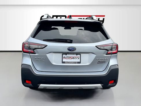 Used 2025 Subaru Outback Touring AWD/4WD image 6