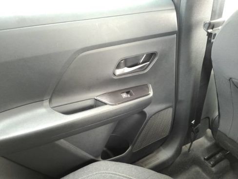 Used 2025 Nissan Kicks SV FWD image 27